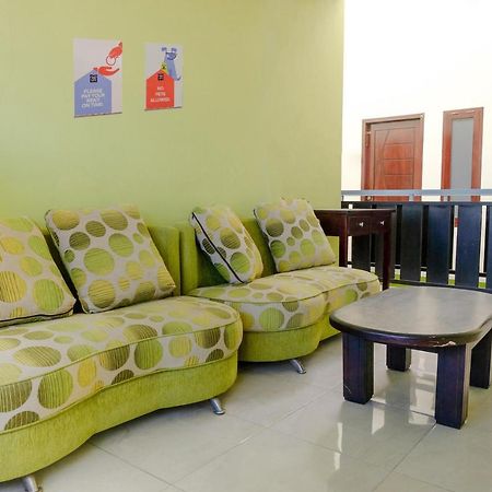 Zulfina Homestay Syariah Mitra Reddoorz Banyuwangi  Exterior photo